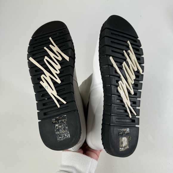 J.Renee Nagetta Pure White Leather Wedge Heel Ankle Booties Size 7.5 - Picture 5 of 7